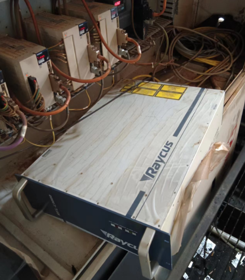 锐科3000W激光器上门更换光纤，测试切割完工