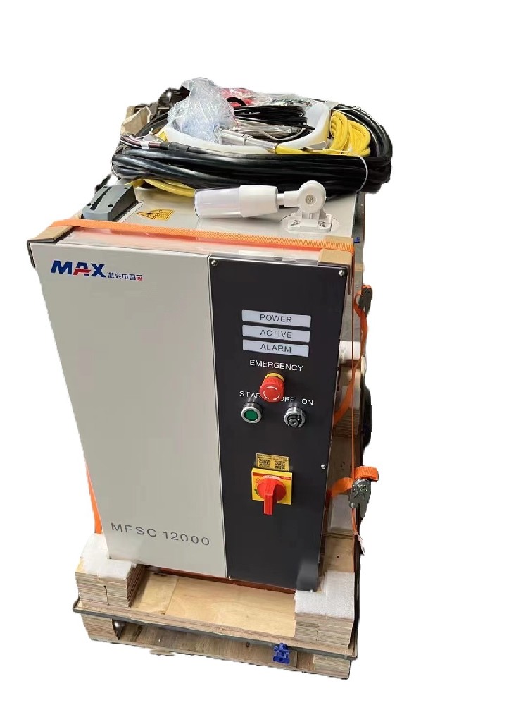 如何更换创𨫎光纤激光器